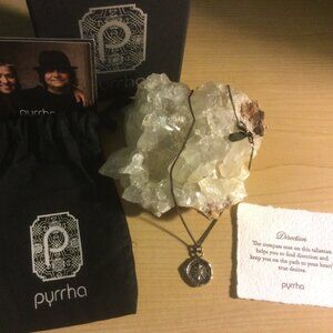 Pyrrah | Compass | 18 inch chain | Silver